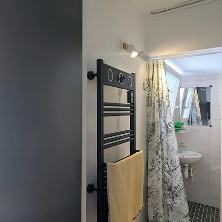 Semesterbostad Charmante Maisonnette Renovee Au Bord De La Loire Pour Escapade A Deux - Fr-1-582-536 *